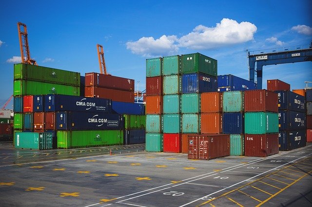 Shipping ocntainers in a shipping yard